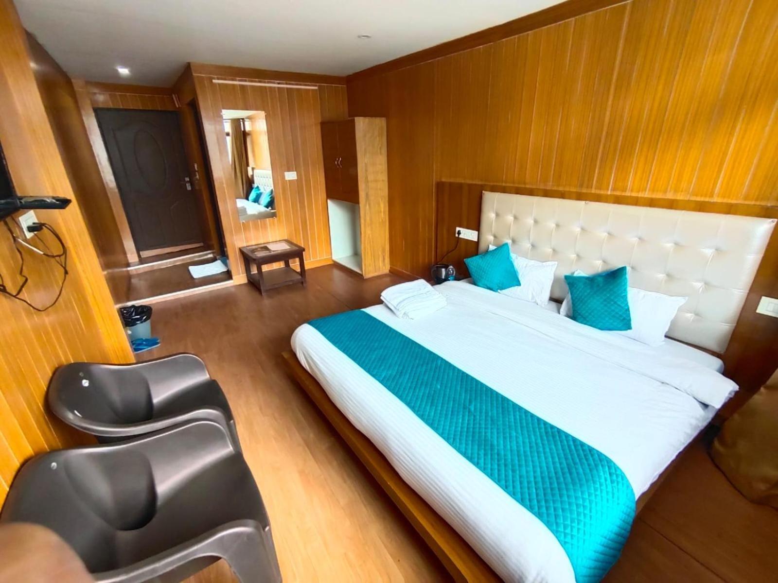 Sleeping Beauty Hotel Moutain View Property Joshīmath Exterior foto