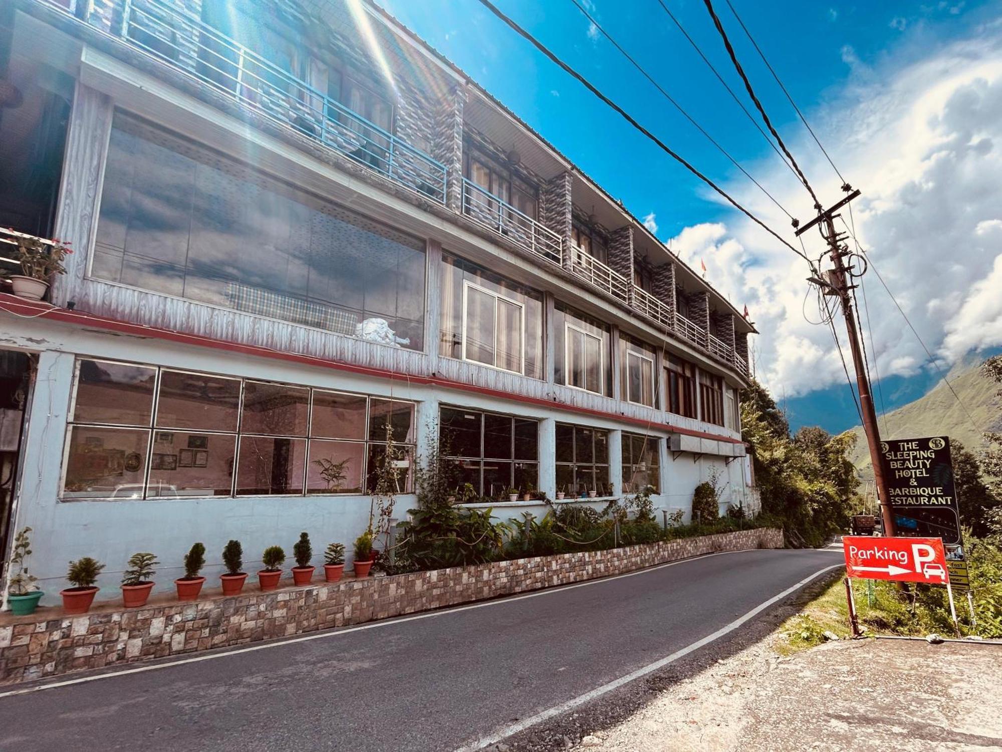 Sleeping Beauty Hotel Moutain View Property Joshīmath Exterior foto