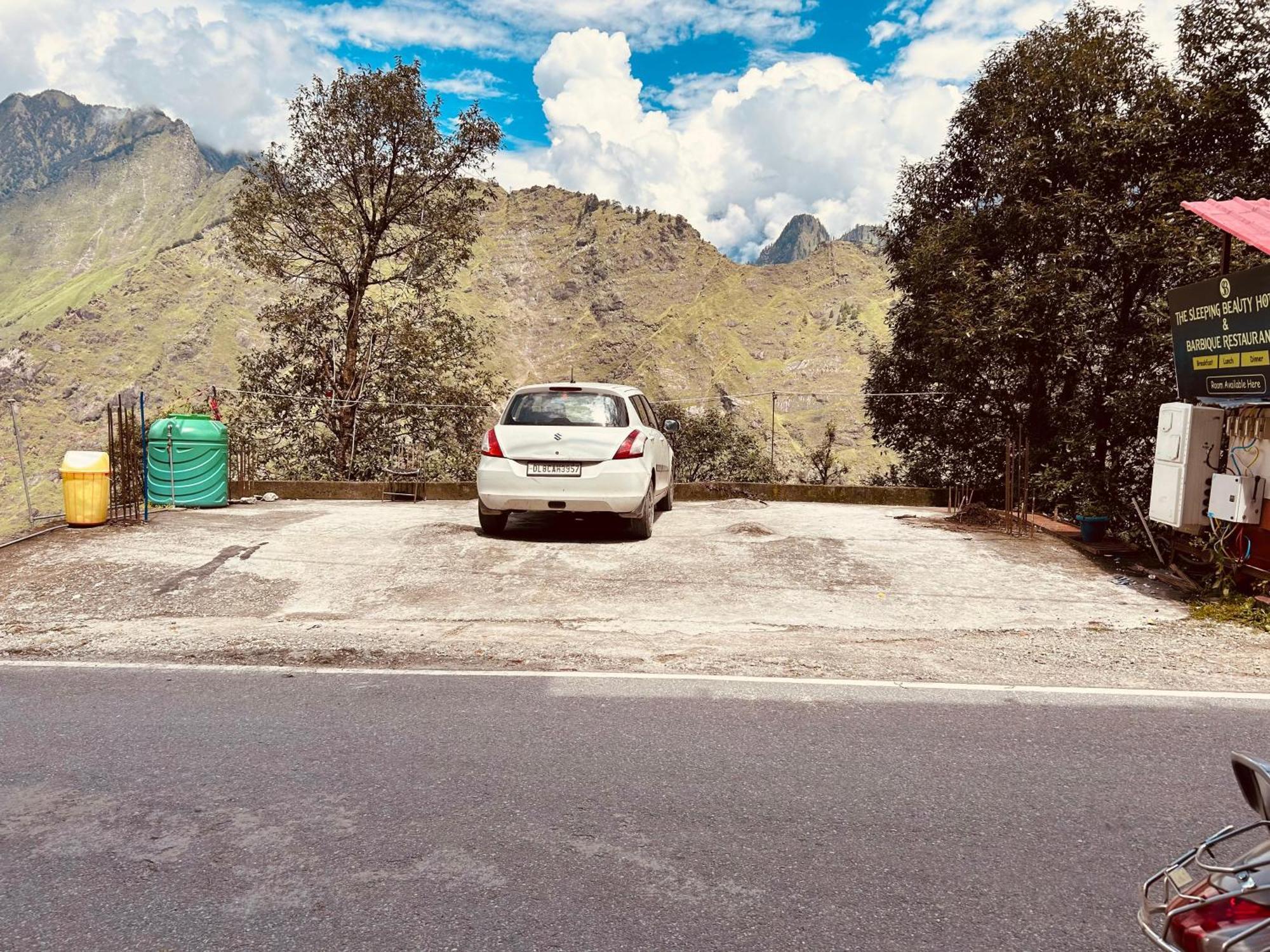 Sleeping Beauty Hotel Moutain View Property Joshīmath Exterior foto