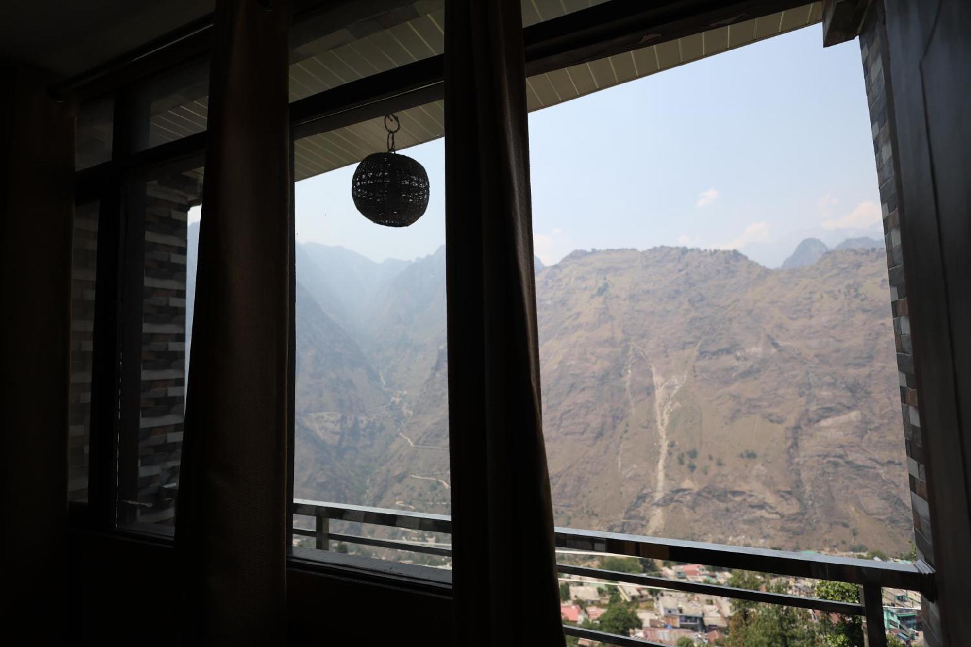Sleeping Beauty Hotel Moutain View Property Joshīmath Exterior foto